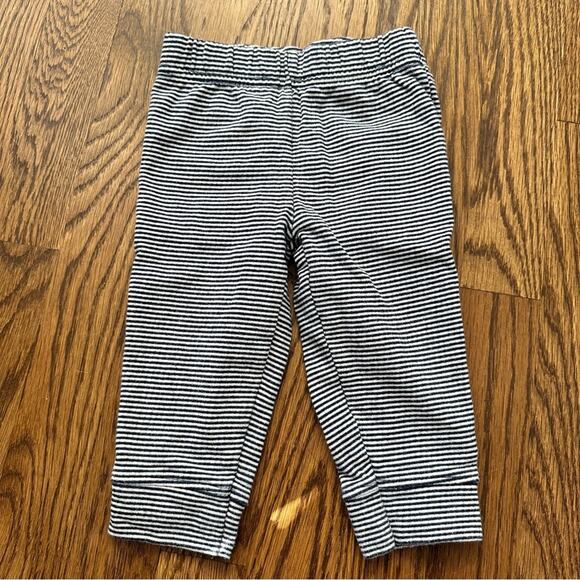 Carter’s navy blue outfit bundle for baby boy, size 9M (4 pieces) - Picture 4 of 10